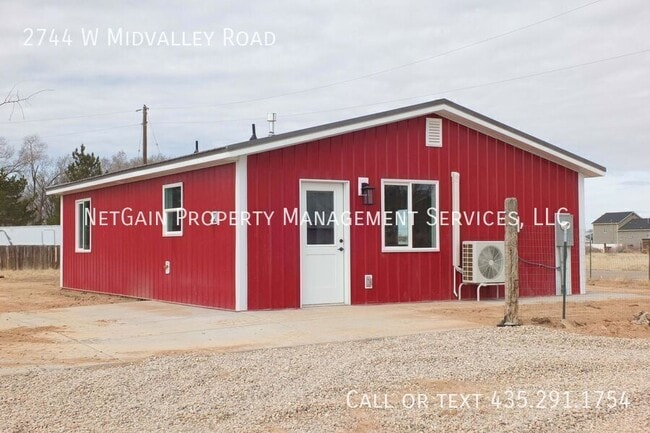 Building Photo - 2744 W Midvalley Rd