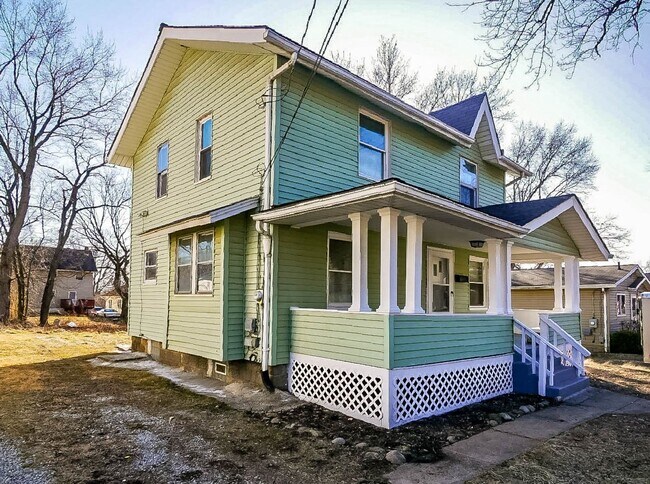 Photo - GREAT HOUSE ON BEAUTIFUL STREET GOODYEAR HEIGHTS