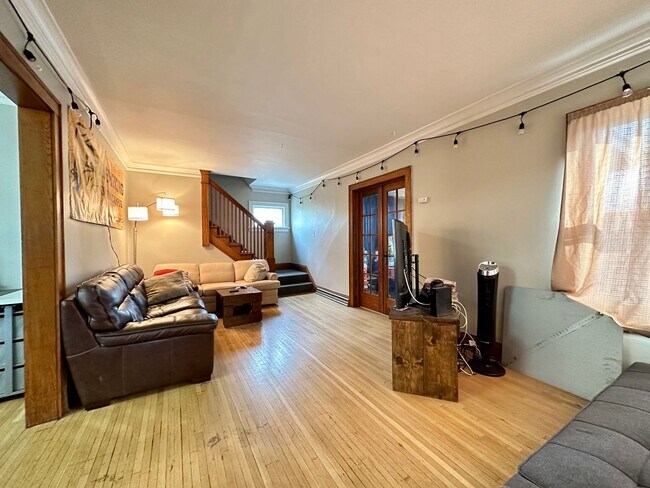 Photo - AVAILABLE NOW - 4 Bed, 2 Bath Chester Park... House