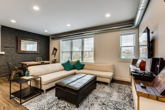 Photo - 706 N Racine Ave Unit ID1255567P