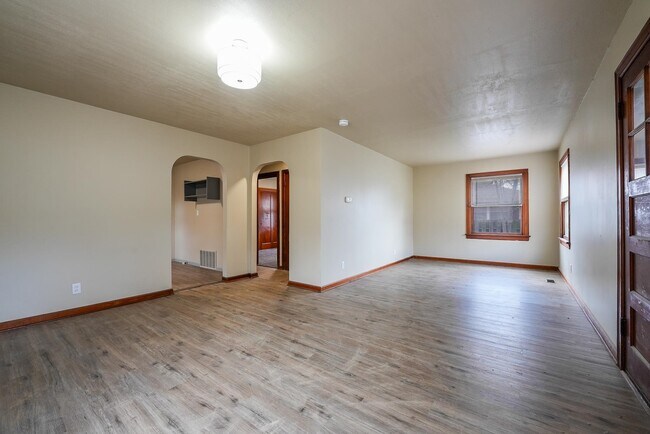 Photo - 1405 Edgemoor Dr