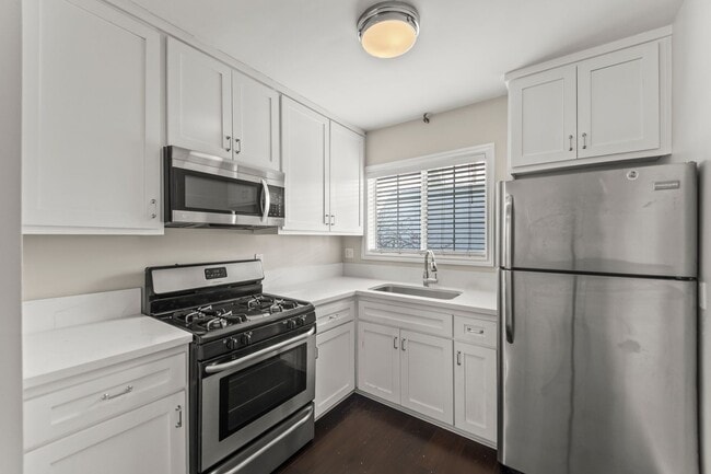 Photo - 4104 E 7th St Unit 6