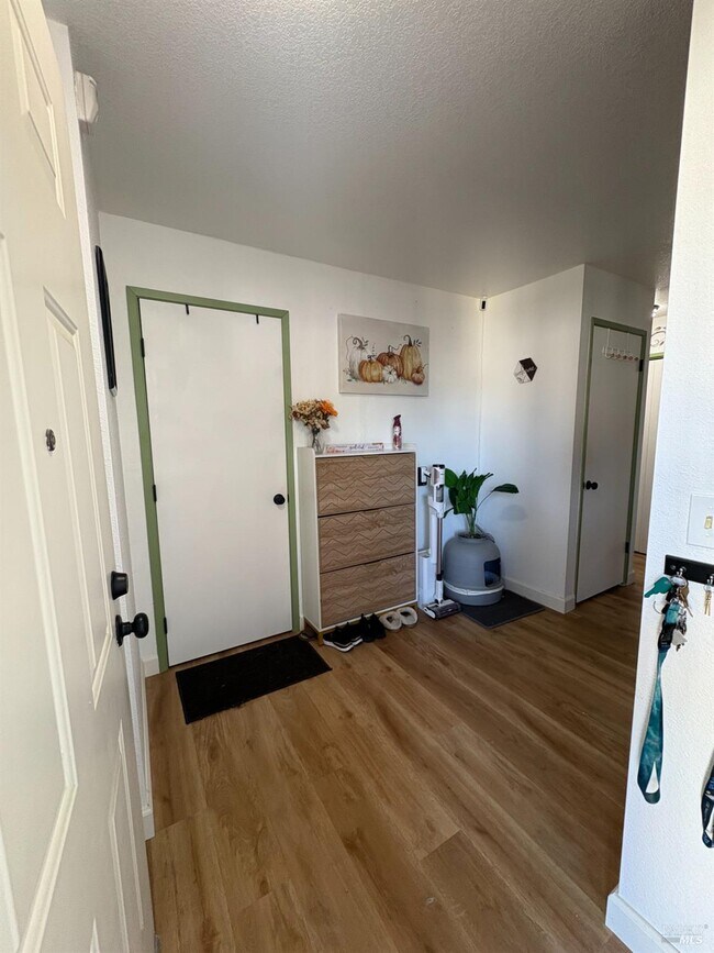 Photo - 136 Sea Crest Cir