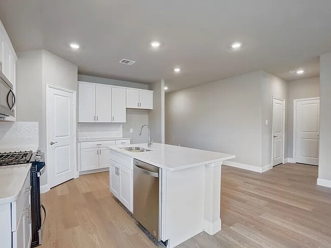 Photo - 1209 Gardendale Holw Ln
