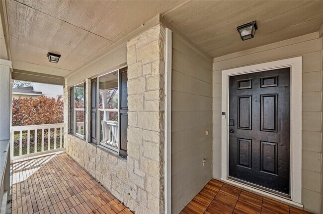 Photo - 6813 Sabrina Dr