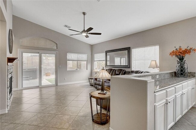 Photo - IMMACULATE FURNISHED 3BEDROOM GREEN VALLEY BEAUTY!