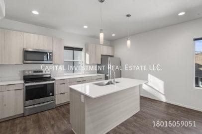 Photo - 1689 S W Temple St