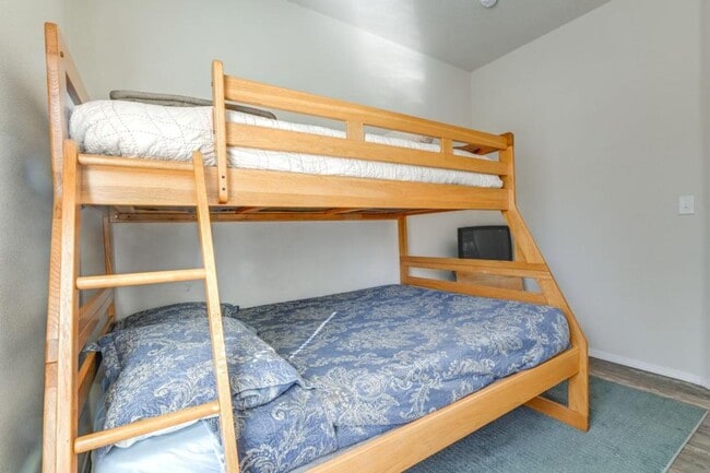 Photo - 37464 Modoc Point Rd