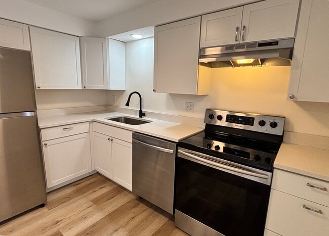 Photo - 429 Thomas St NW