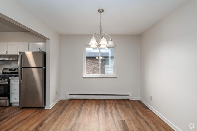 3BR, 1.5BA - 1,395SF - Dining Room