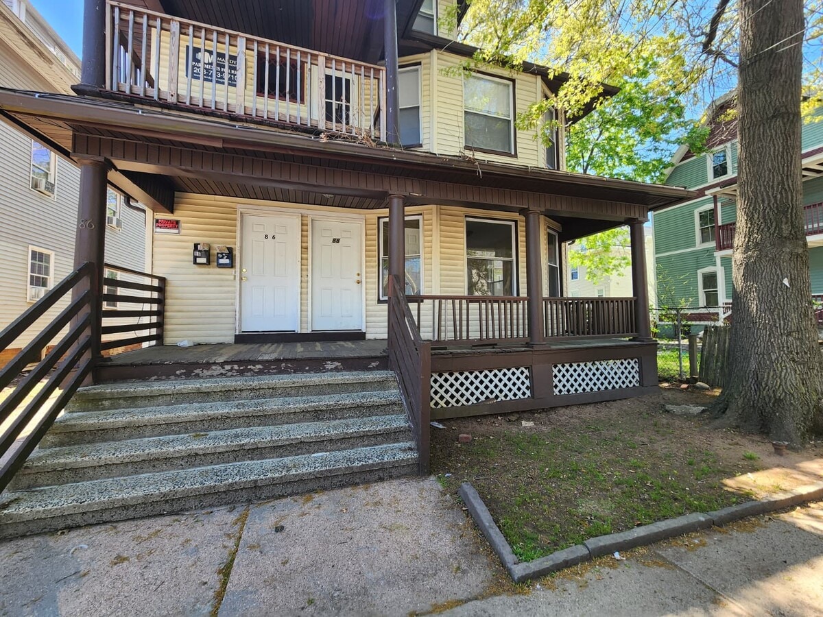 Photo - 88 Dickerman St Unit 1