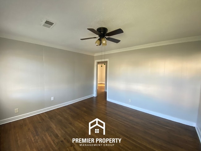 Photo - 7908 Harrold St