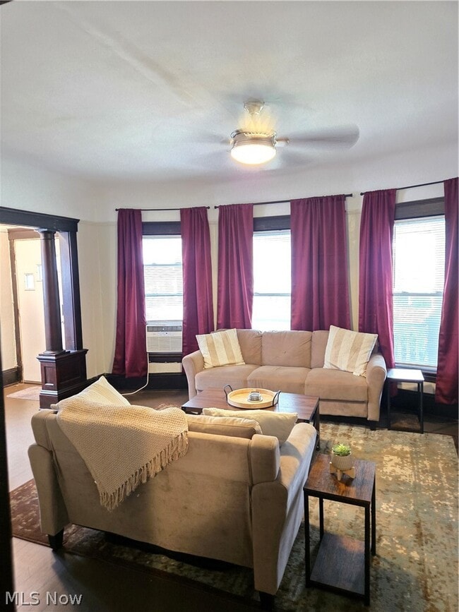 Photo - 1450 E 110th St