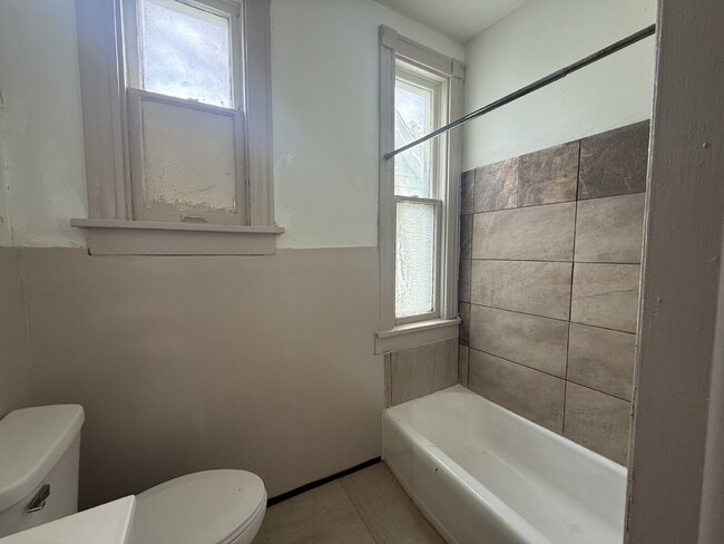 Photo - An affordable 2-bedroom, 1-bath unit available now! Unit 3 Upper