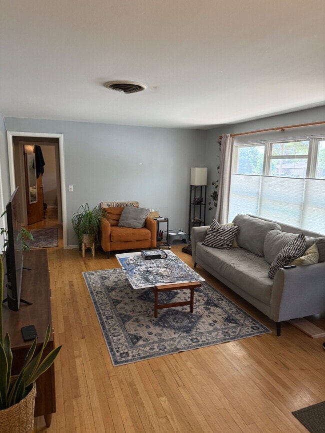 Photo - 7070 Beacon Way