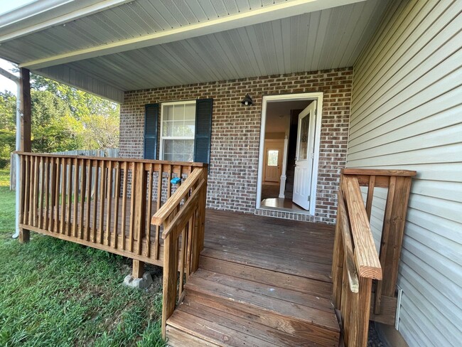 Photo - Spacious 3 bedroom, 2.5 bathroom Duplex