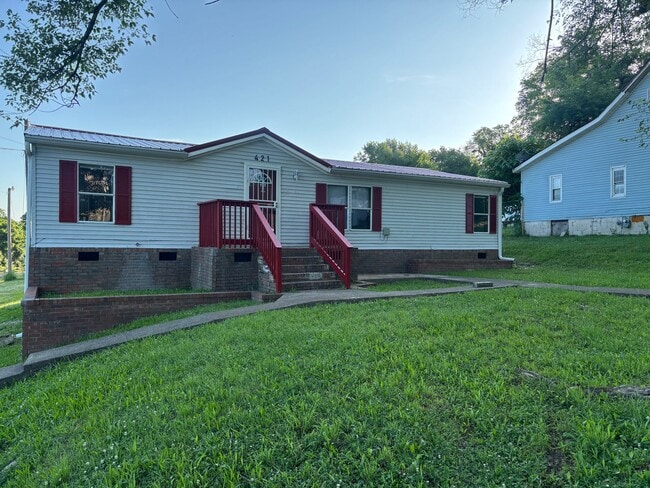 Photo - 421 Hannaway St