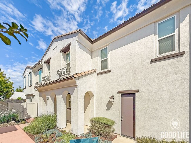 Building Photo - Great 4B/4BA Home Available for Lease in O...