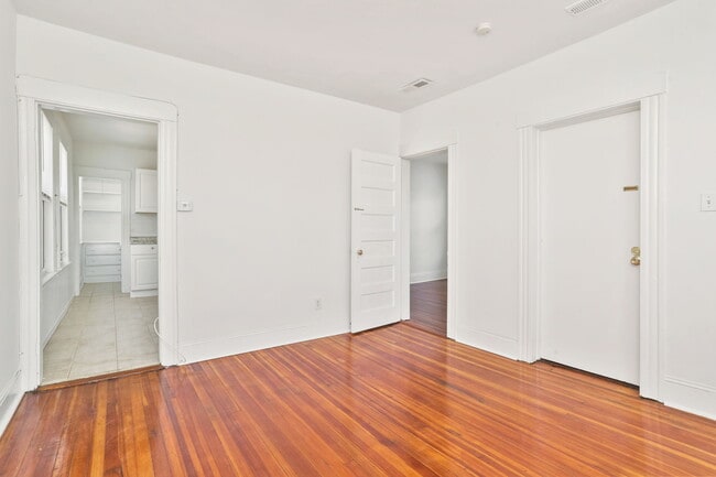 Photo - 46 Churchill St