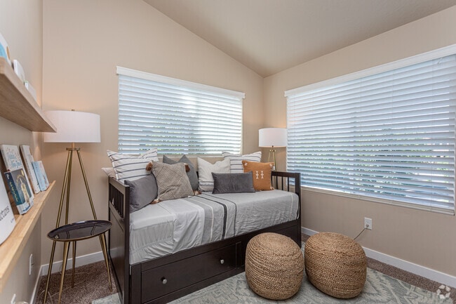 3BR, 2.5BA - Avenue A