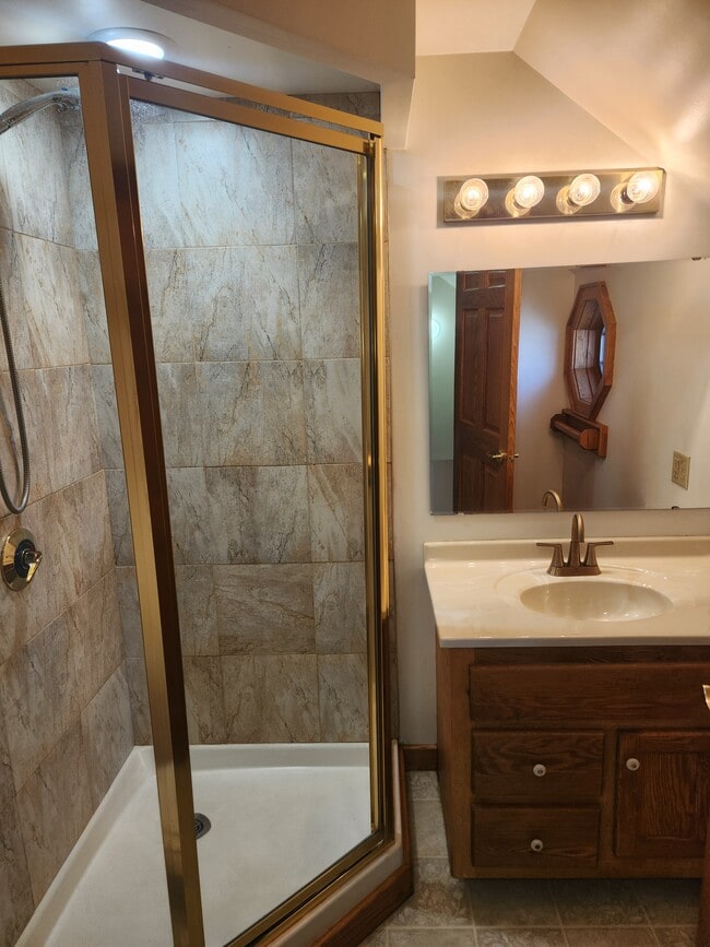 Photo - 326 S 13th St