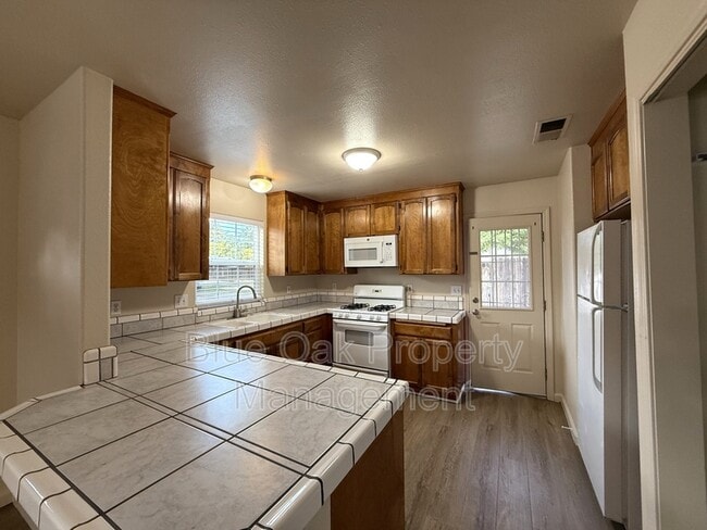 Photo - 524 W 1st Ave