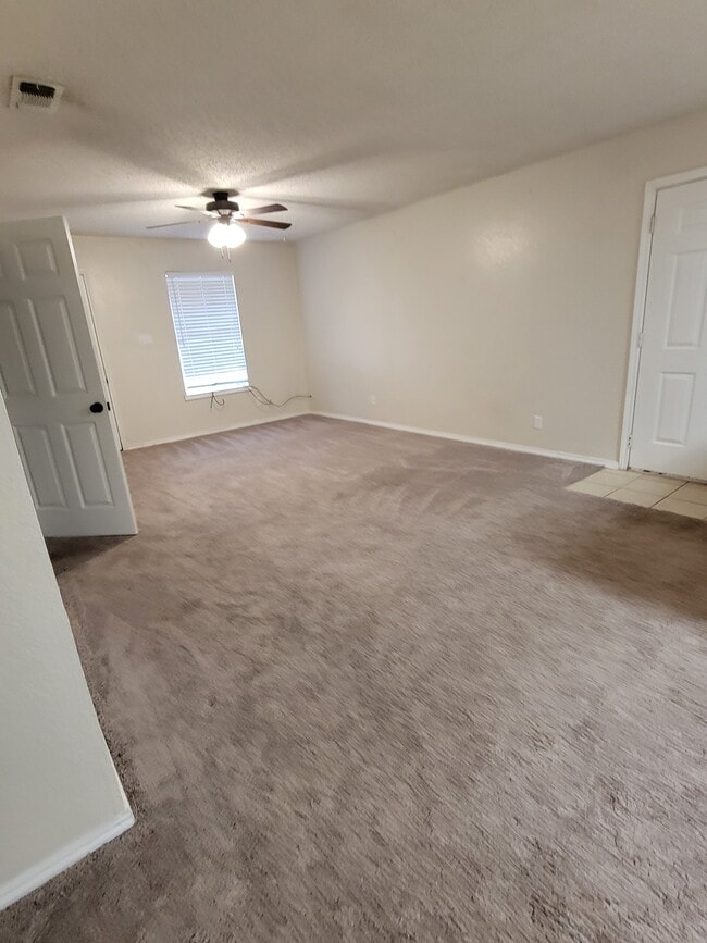 Photo - 509 Denison Cir