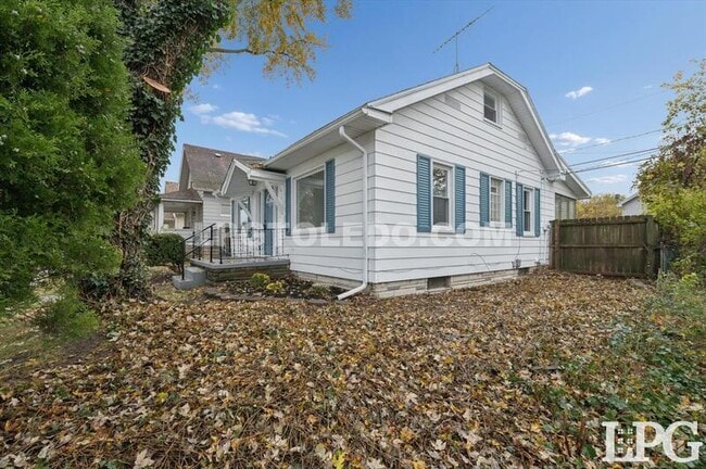 Photo - 4113 Packard Rd