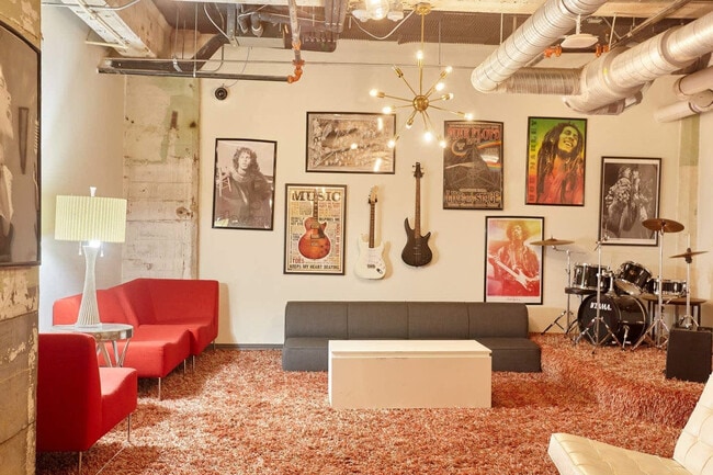 Building Photo - 500 S Ervay St Unit ID1297758P