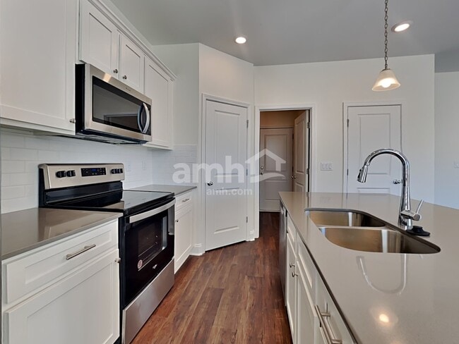 515 Plumeria Ln