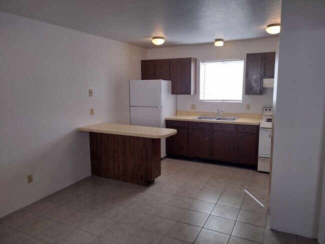 Photo - 3520 E 2nd St Unidad 3520-4