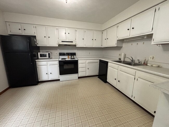 Photo - 198 Eastland Ave