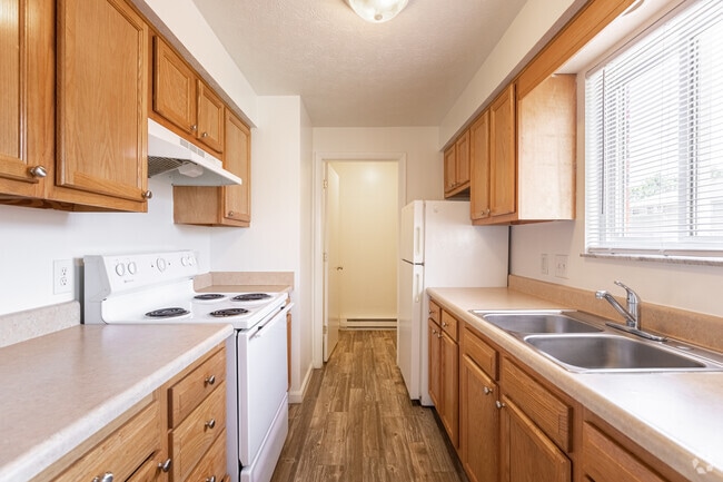 Ash-Lower - 1BR, 1BA - 660SF