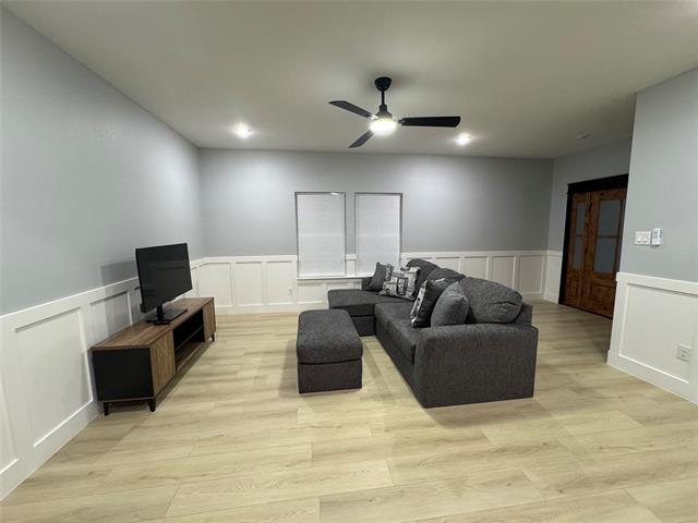 Photo - 401 E Walnut St