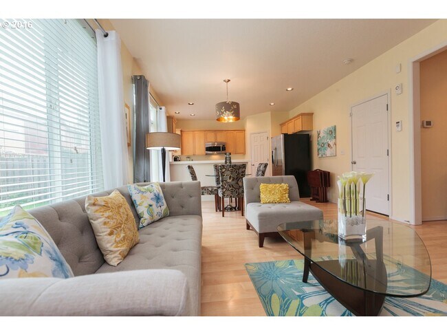 Vista a la cocina - 1120 SE Tamora Ave