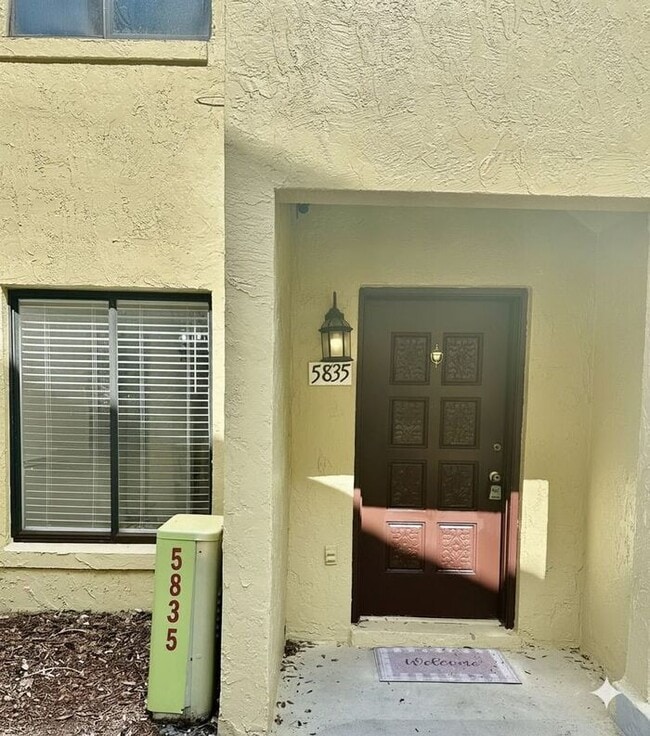 Photo - Spacious 2 bedroom on the first level