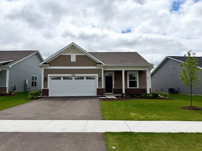 Photo - 714 Alberta Ave