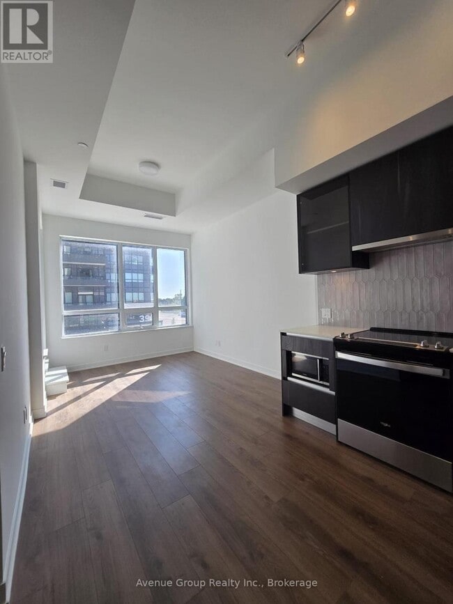 Photo - 405 Dundas St W Unit 226