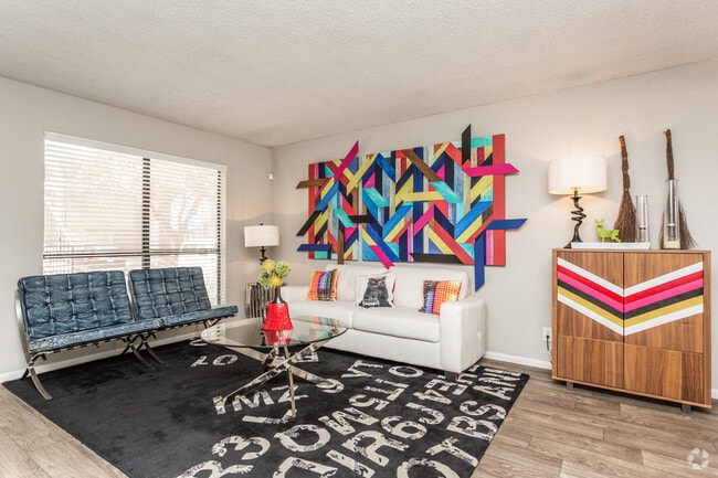 2BR, 1BA - 934SF Living Room