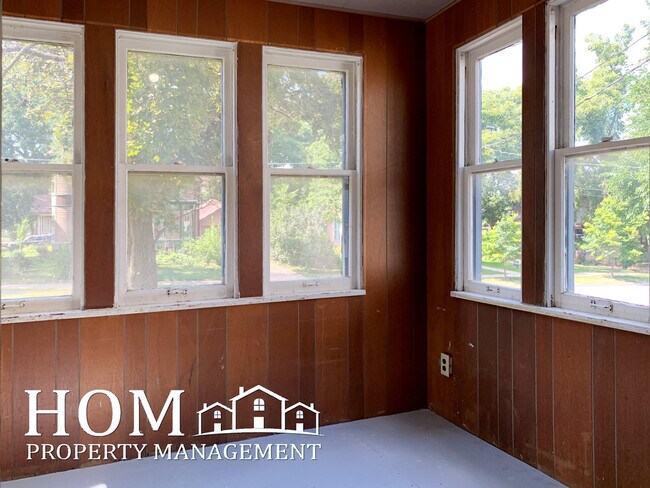 Photo - 127 Center St