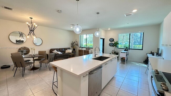 Building Photo - 4640 NW 84th Ave Unit 20 Rental