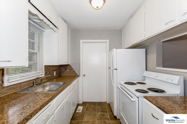 Photo - 2 bedroom 1 bath home - Pet Friendly!