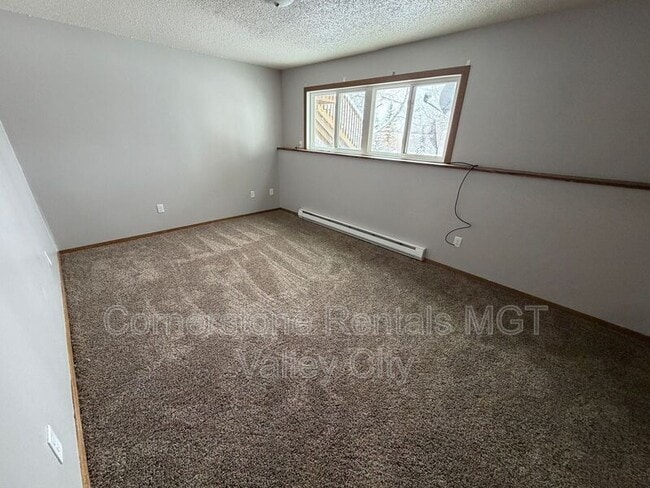 Photo - 912 9th Ave SE