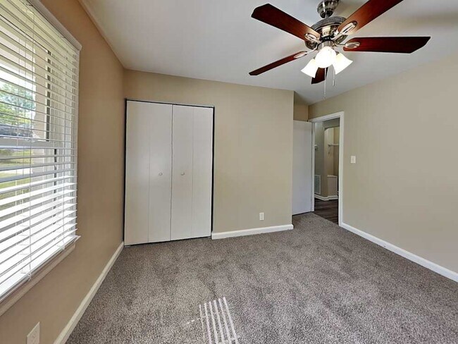 Photo - 277 Rocking Hill Dr SW