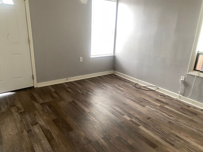 Photo - Cozy 1 Bed 1 Bath Duplex Near ACU