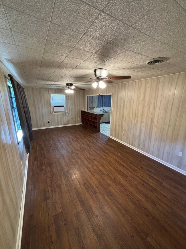 Photo - 17415 Sidney rd