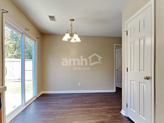 Photo - 9001 Greenbriar Dr