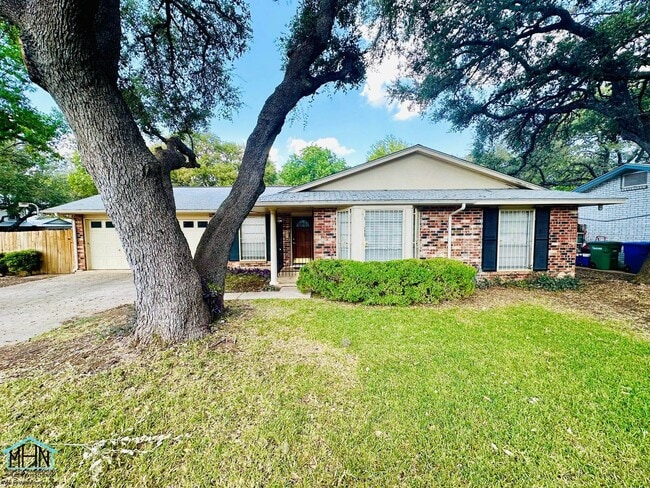 Welcome to Your Dream Home in Thunderbird ... - Welcome to Your Dream Home in Thunderbird ...