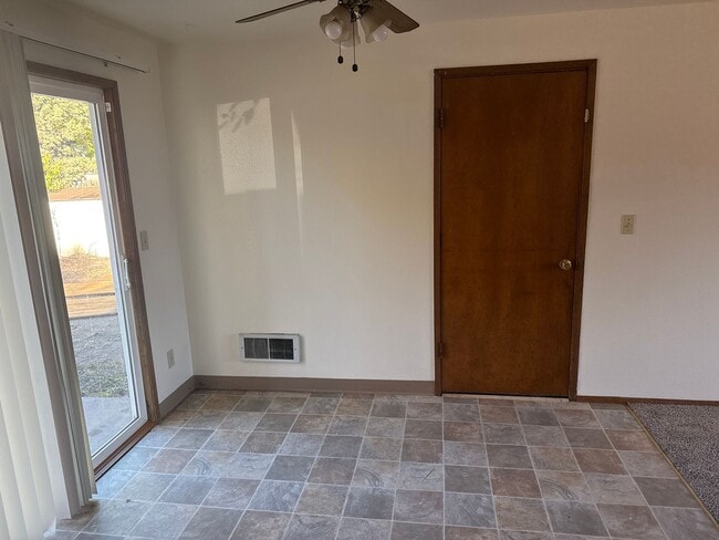 Photo - NE 3 Bdrm House, 2 Bath, New Carpet & Pain...