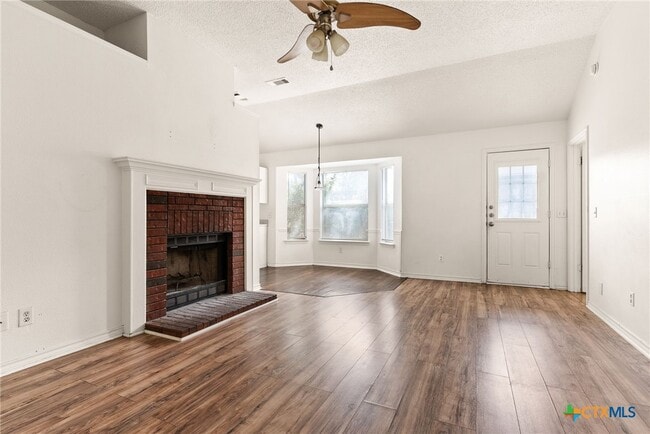 Photo - 2702 Hemlock Dr